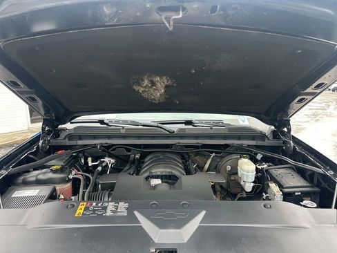 Used 2018 Chevrolet Silverado 1500 LT w/ Midnight Edition image 10