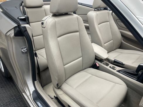 Used 2010 BMW 128i Convertible image 38