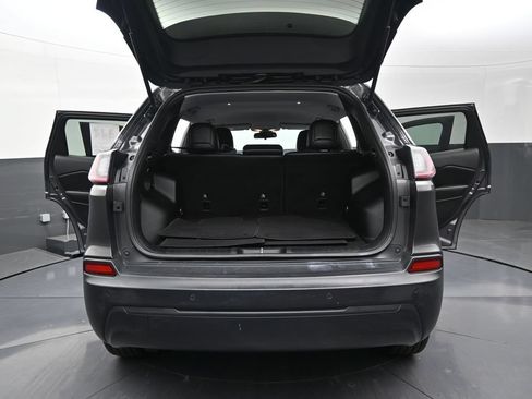 Used 2019 Jeep Cherokee Latitude Plus AWD/4WD image 11