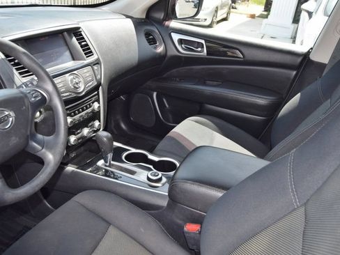 Used 2018 Nissan Pathfinder S AWD/4WD image 19