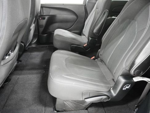 Used 2019 Chrysler Pacifica Touring Plus w/ S Appearance Package image 16