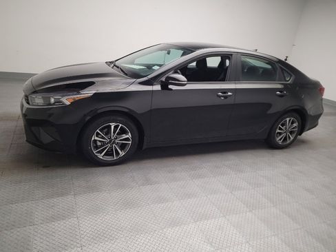 Used 2023 Kia Forte LXS w/ LXS Technology Package FWD image 2