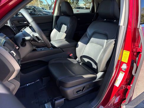 Used 2022 Nissan Pathfinder SL image 29