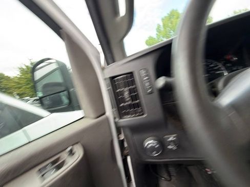 Used 2022 Chevrolet Express 2500 w/ Driver Convenience Package RWD image 3
