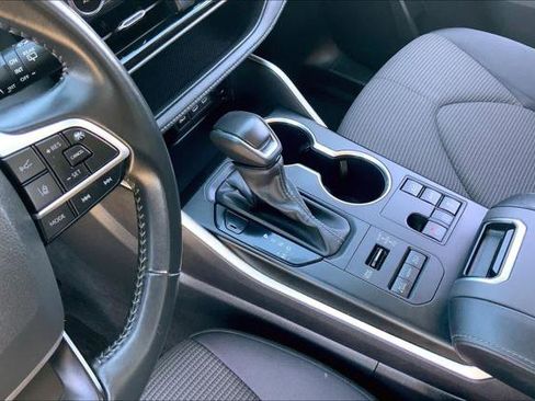 Certified 2024 Toyota Highlander LE image 16