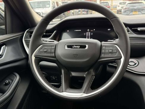 New 2025 Jeep Grand Cherokee Altitude AWD/4WD image 20