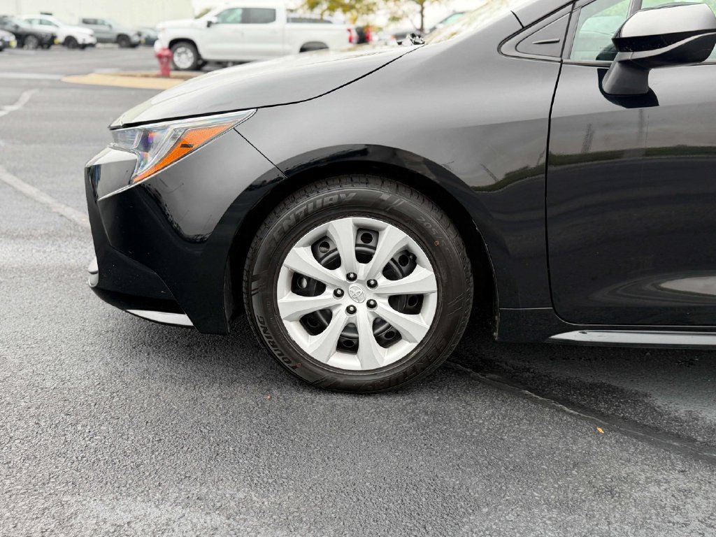 Used 2024 Toyota Corolla LE FWD image 12