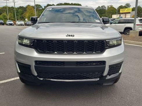 New 2025 Jeep Grand Cherokee L Altitude image 17