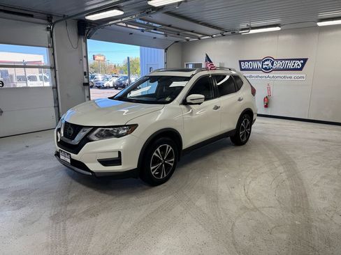 Used 2019 Nissan Rogue SV w/ Sun & Sound Touring Package AWD/4WD image 1