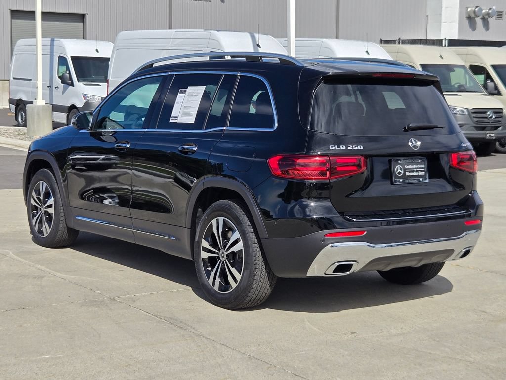 Used 2025 Mercedes-Benz GLB 250 4MATIC image 11