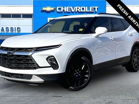 Used 2024 Chevrolet Blazer LT w/ Convenience Package image 3