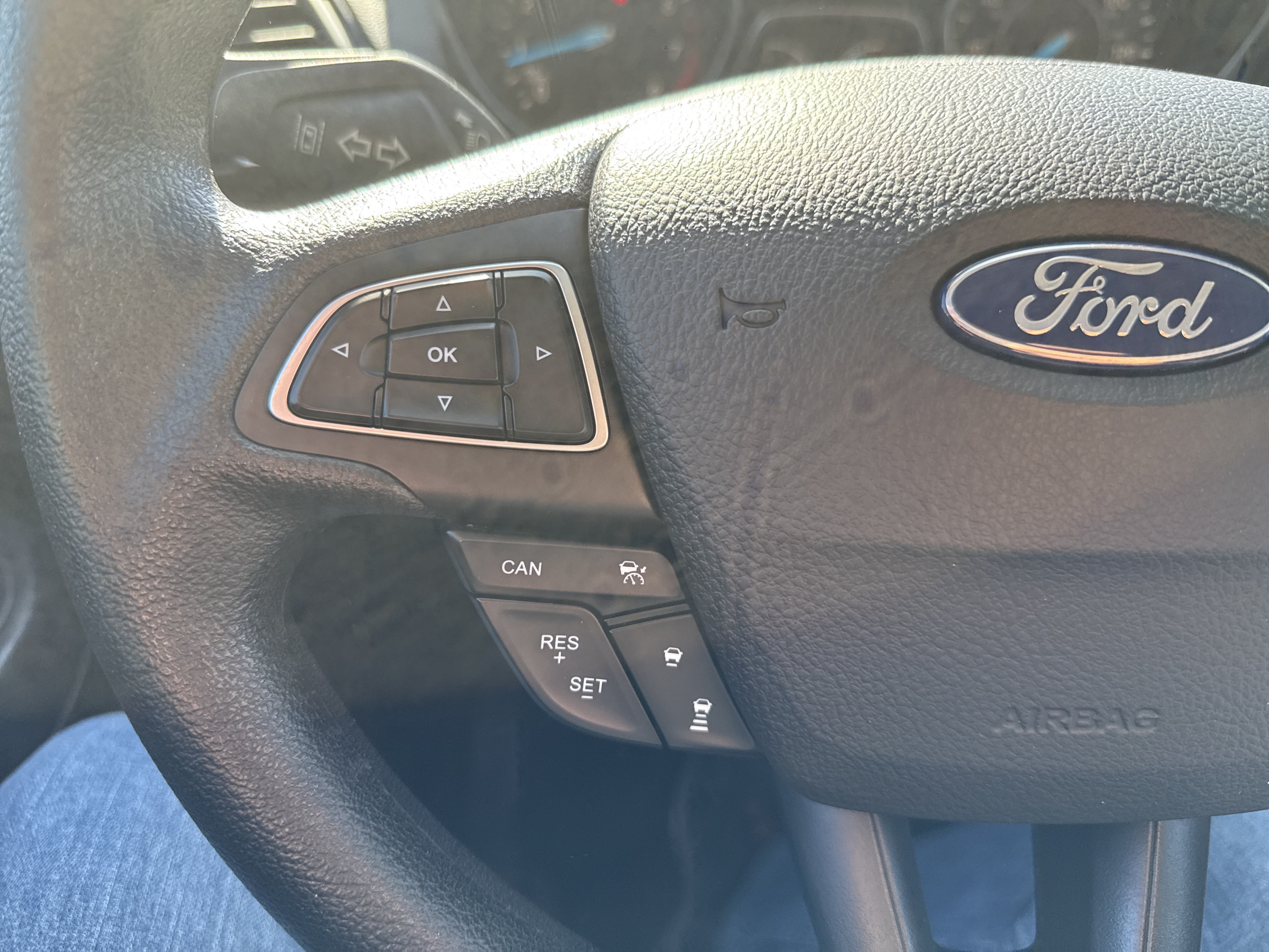 Used 2018 Ford Escape SE w/ Ford Safe & Smart Package AWD/4WD image 18