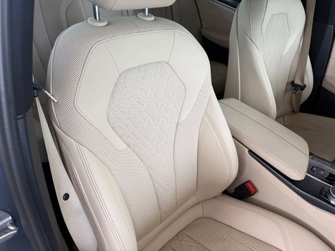 Used 2021 BMW 530i w/ M Sport Package RWD image 19