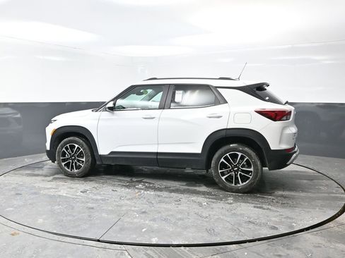 Used 2025 Chevrolet TrailBlazer LT w/ Driver Confidence Package image 11