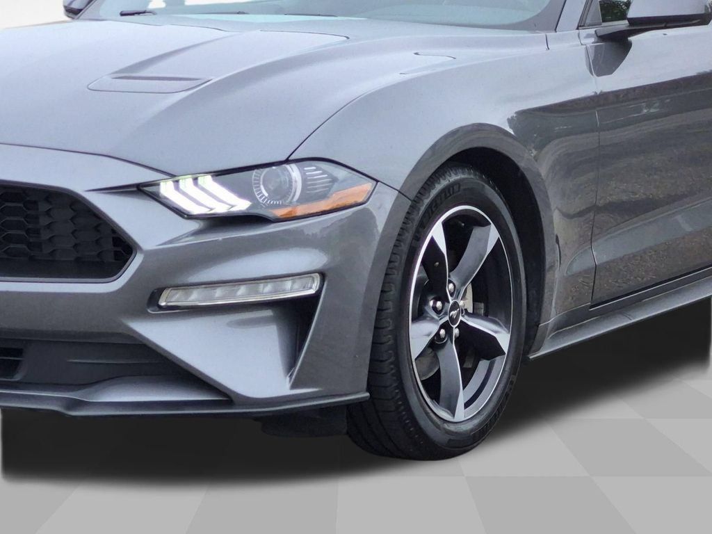 Used 2022 Ford Mustang Convertible RWD image 9