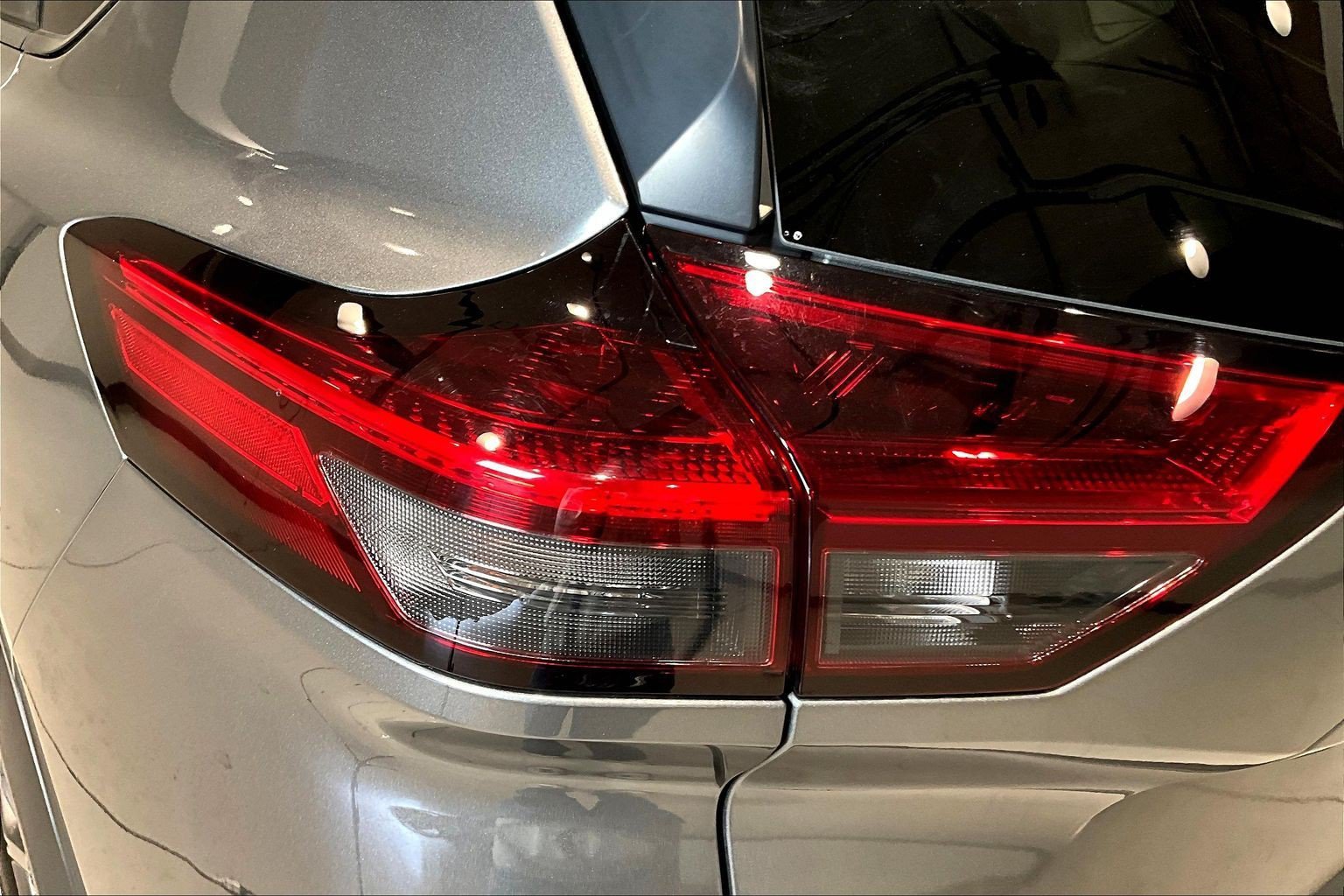 Used 2023 Nissan Rogue S AWD/4WD image 23
