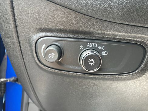 Used 2024 Chevrolet Equinox LT FWD image 28