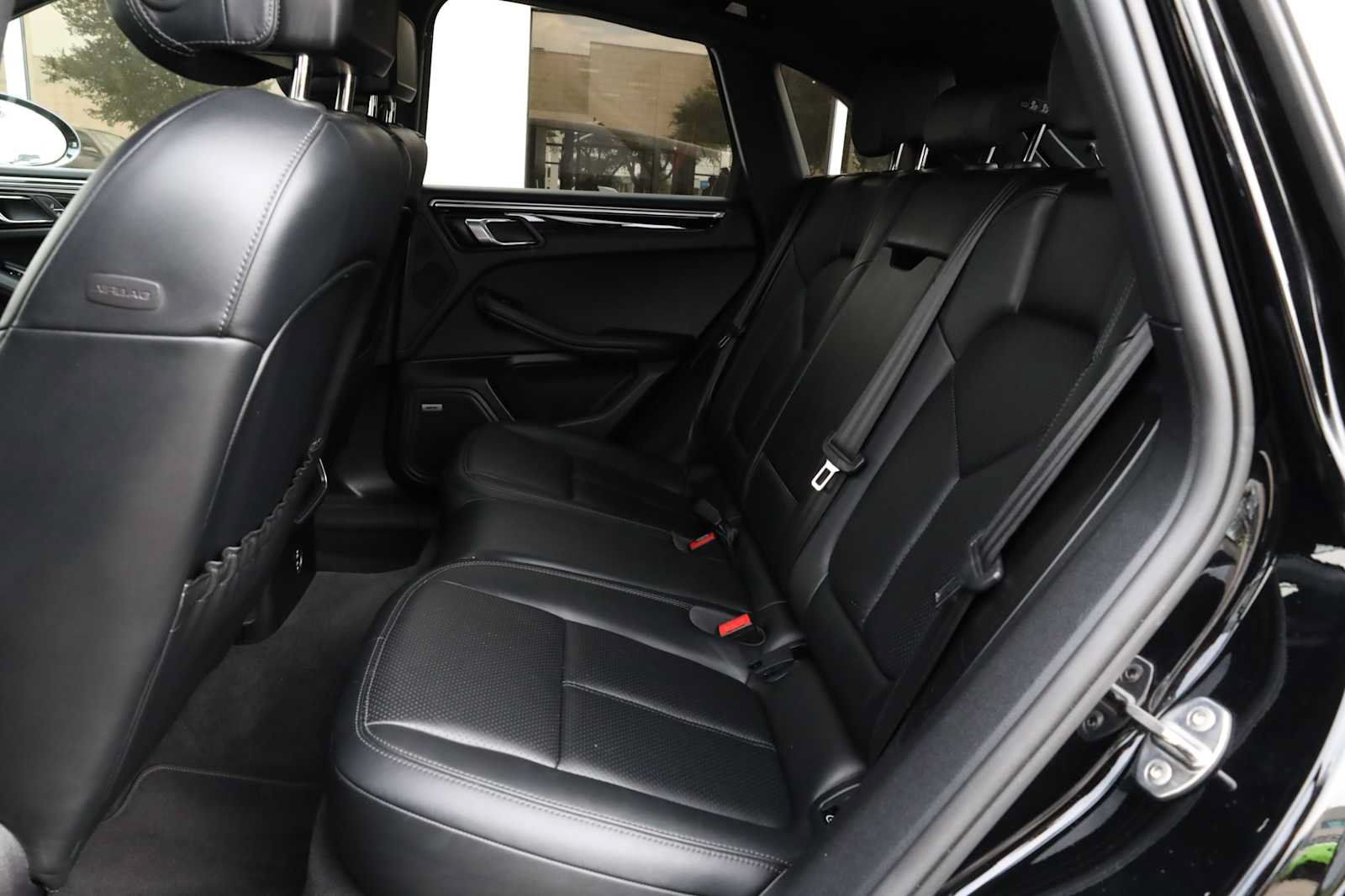 Used 2021 Porsche Macan AWD/4WD image 40