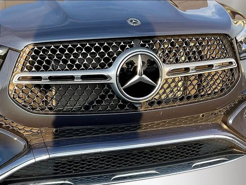 Used 2024 Mercedes-Benz GLE 450e 4MATIC image 32