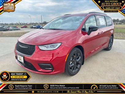New 2026 Chrysler Pacifica Select w/ S Appearance Package