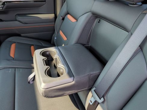 New 2026 GMC Sierra 1500 AT4 w/ AT4 Premium Package AWD/4WD image 38