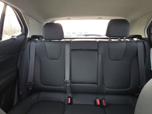 Certified 2025 Buick Encore GX Sport Touring w/ Comfort Package image 25