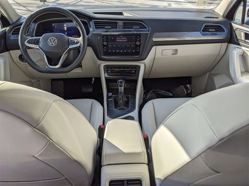 Certified 2023 Volkswagen Tiguan SE image 11