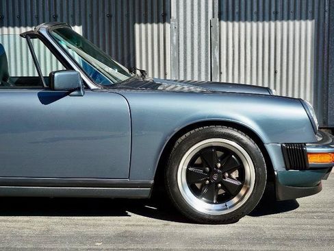Used 1987 Porsche 911 Carrera RWD image 11