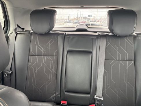 Used 2019 Chevrolet Trax LT w/ LT Convenience Package image 12