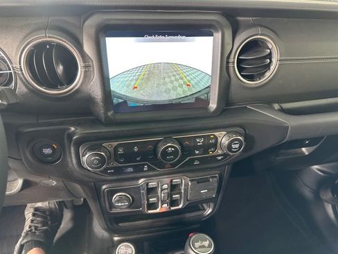 Used 2023 Jeep Wrangler Unlimited Sahara w/ Cold Weather Group AWD/4WD image 30