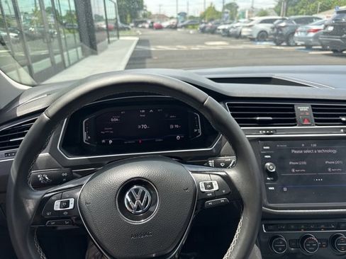 Used 2021 Volkswagen Tiguan SEL image 23