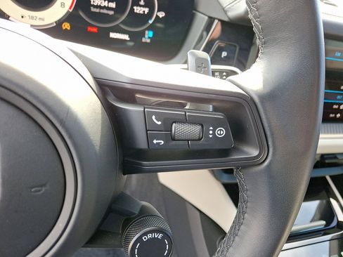 Used 2024 Porsche Cayenne S image 23