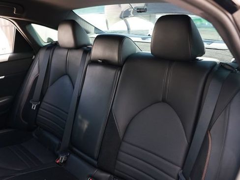 Used 2019 Toyota Avalon Touring FWD image 11