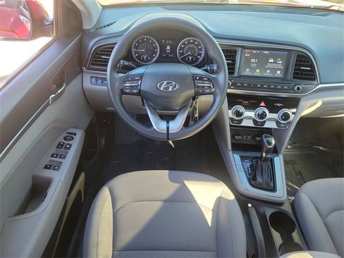 Used 2019 Hyundai Elantra SEL image 7