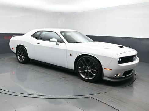 Used 2023 Dodge Challenger R/T Scat Pack w/ Plus Package RWD image 2