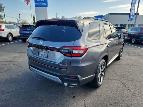 Certified 2023 Honda Pilot Touring image 6