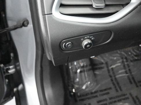 Used 2023 Chevrolet Malibu LT image 27