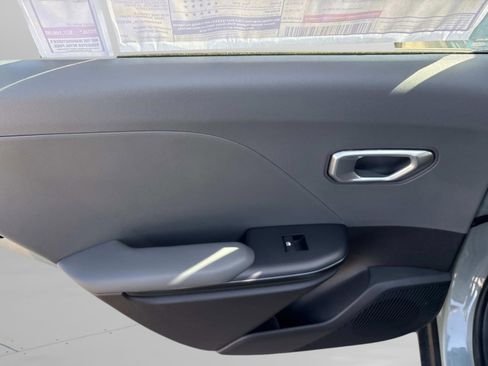 New 2025 Kia K4 LXS image 27