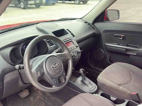 Used 2013 Kia Soul FWD image 9