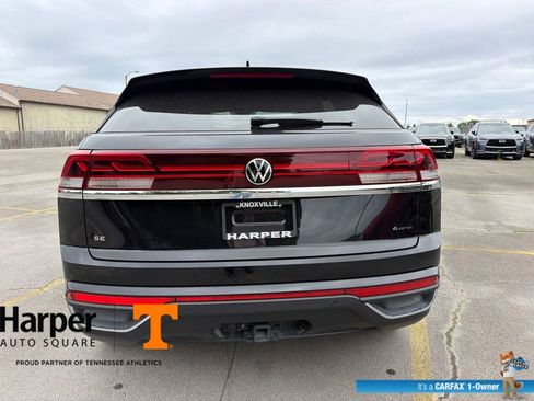 Used 2025 Volkswagen Atlas Cross Sport SE AWD/4WD image 4