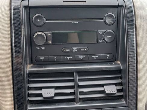 Used 2007 Ford Explorer Sport Trac XLT RWD image 30