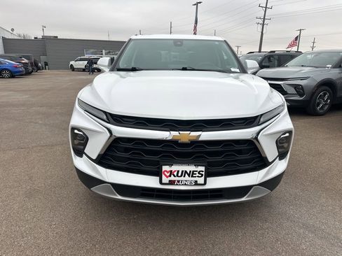Used 2023 Chevrolet Blazer LT image 13