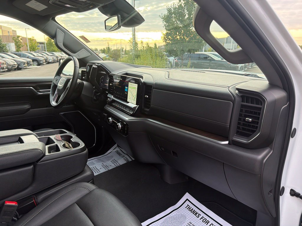 Used 2025 GMC Sierra 1500 SLT AWD/4WD image 13