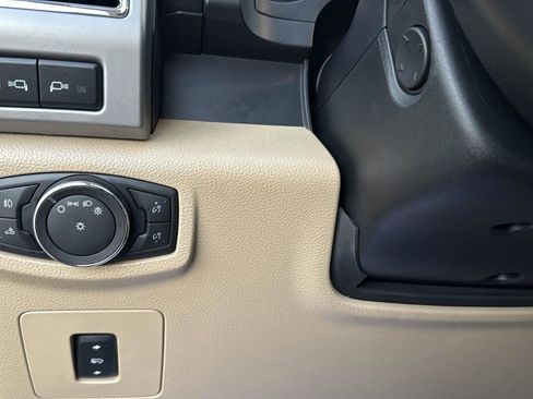 Used 2016 Ford F150 Lariat w/ Equipment Group 502A Luxury image 18