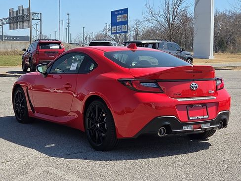 New 2026 Toyota GR86 Premium RWD image 3