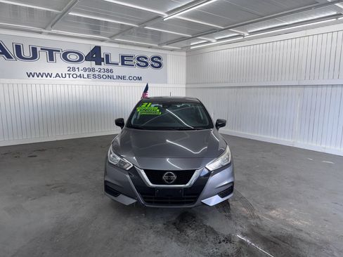 Used 2021 Nissan Versa S FWD image 2