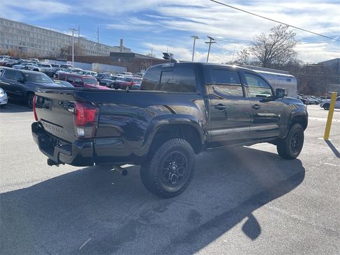 Certified 2021 Toyota Tacoma SR5 image 8