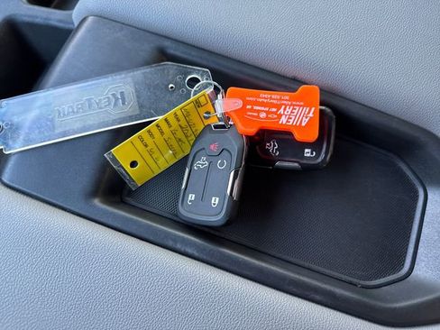 Used 2021 GMC Sierra 1500 SLT image 26