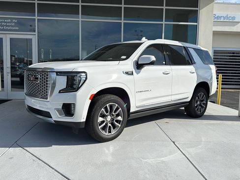 Used 2023 GMC Yukon Denali w/ Denali Reserve Package image 2