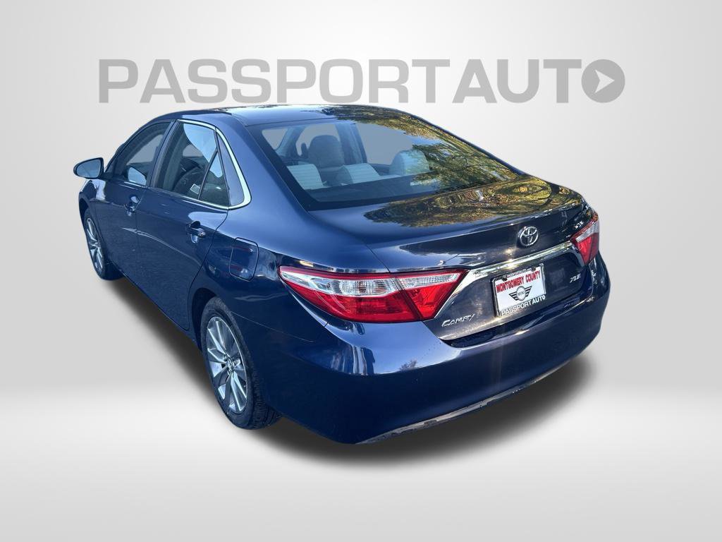 Used 2017 Toyota Camry XLE FWD image 3